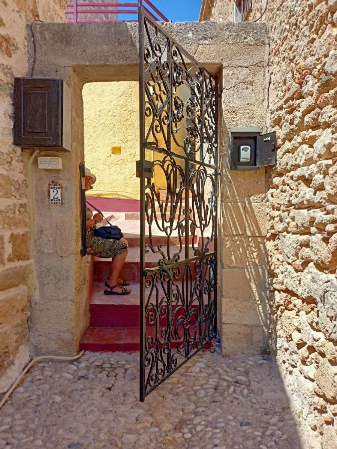 A Medieval Windmill Tower With Magnificent View Rhodes City المظهر الخارجي الصورة