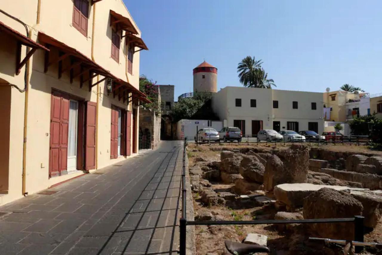 A Medieval Windmill Tower With Magnificent View Rhodes City المظهر الخارجي الصورة